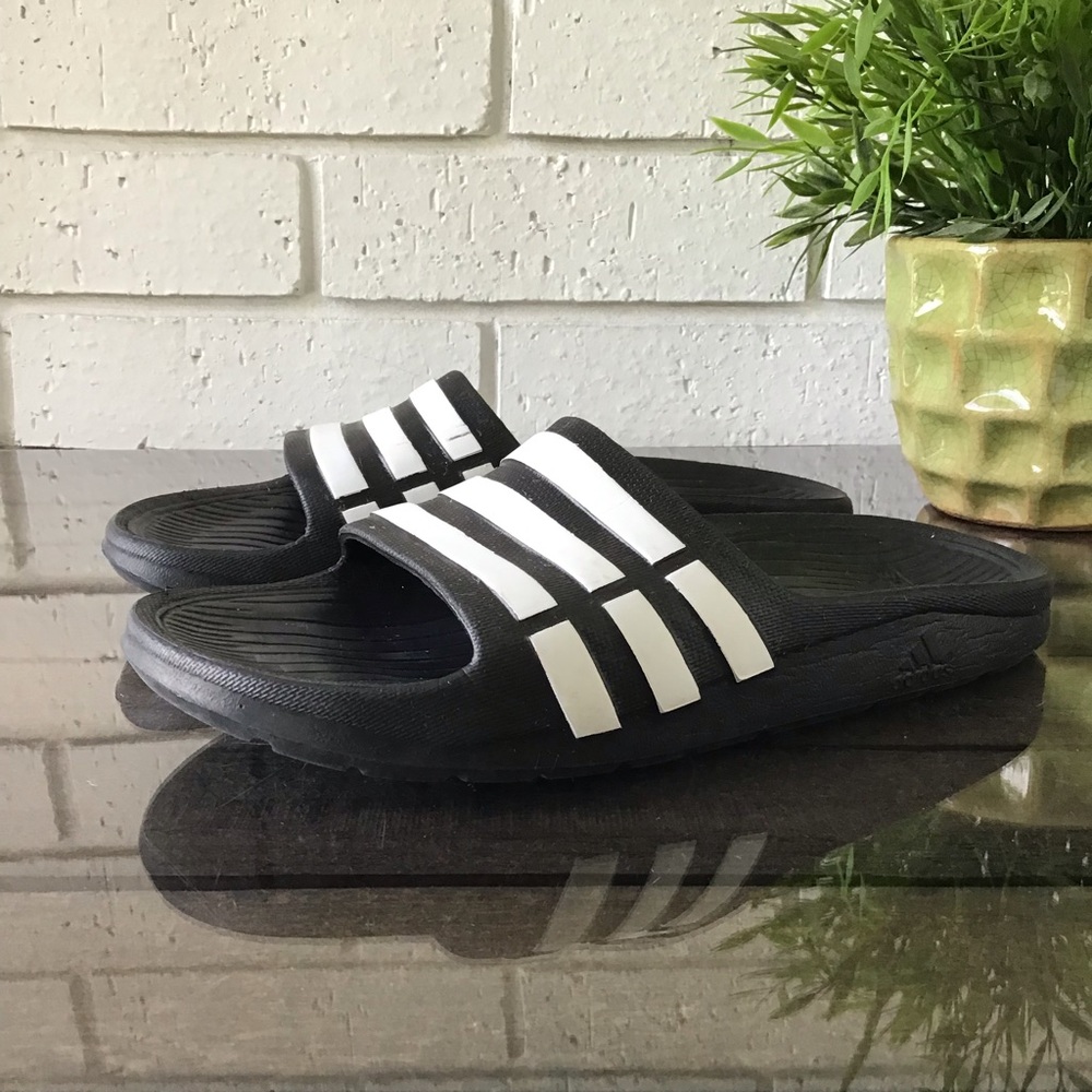 Adidas Boys’ Duramo Slip On Sandals Black/White - Picture 8 of 10